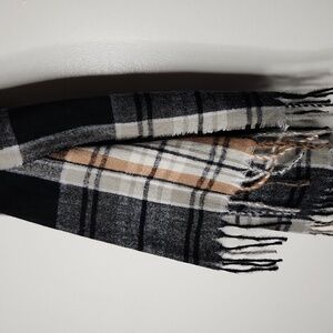 NWT 🧣plaid Black/Gray/tan Style & Co. Scarf warm and cozy